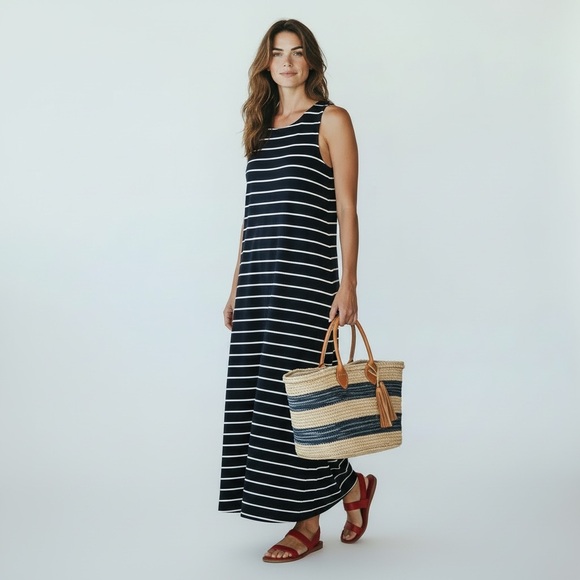 C&C California Dresses & Skirts - C&C California Womens  Black White Striped Maxi Dress Sleeveless Keyhole Back L